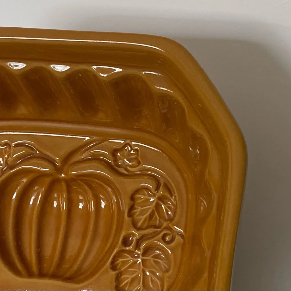 Crate & Barrel Pumpkin Mold Bowl Casserole Brown Glazed Ceramic Fall 8.5” X 7”
